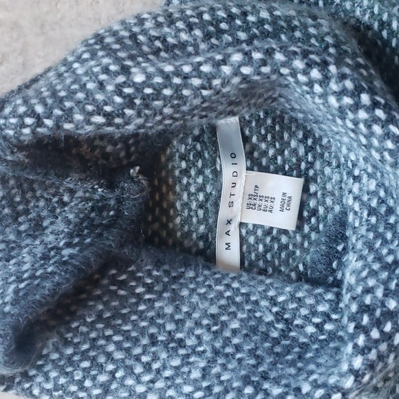 Max Studio Roll Neck Chunky Knit Cropped Sweater | Green & White | XS - Picture 3 of 5